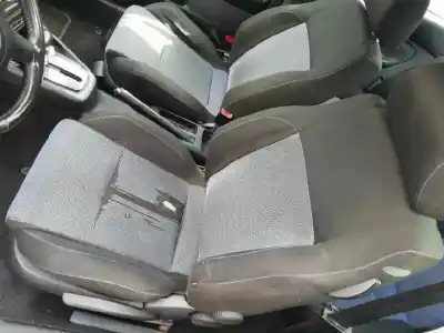 Verschrottungsfahrzeug volkswagen golf iv berlina (1j1) 2.3 v5 cat (agz) des jahres 2000 angetrieben agz