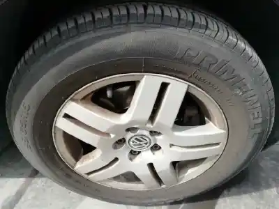 Verschrottungsfahrzeug volkswagen golf iv berlina (1j1) 2.3 v5 cat (agz) des jahres 2000 angetrieben agz