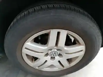 Verschrottungsfahrzeug volkswagen golf iv berlina (1j1) 2.3 v5 cat (agz) des jahres 2000 angetrieben agz