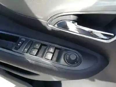 Здавання транспортного засобу opel mokka x selective start/stop року 2015 потужний a14net