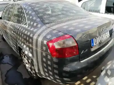 Veículo de Sucata audi a4 berlina (8e) 1.9 tdi (96kw) do ano 2004 alimentado avf