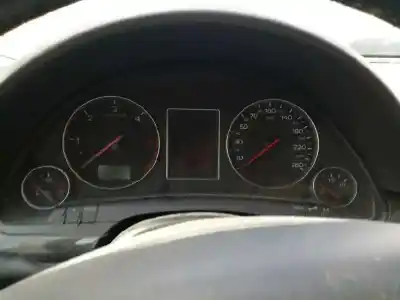 Veículo de Sucata audi a4 berlina (8e) 1.9 tdi (96kw) do ano 2004 alimentado avf