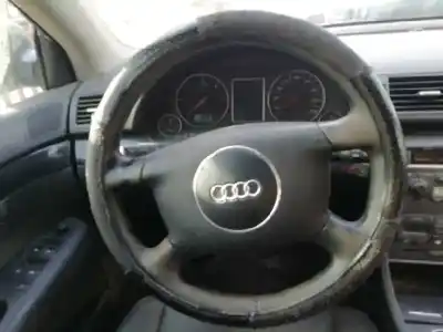 Veículo de Sucata audi a4 berlina (8e) 1.9 tdi (96kw) do ano 2004 alimentado avf