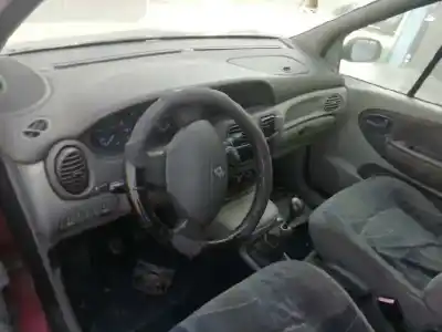 Scrapping Vehicle renault scenic (ja..) 1.4 16v authentique of the year 2001 powered k4j c7
