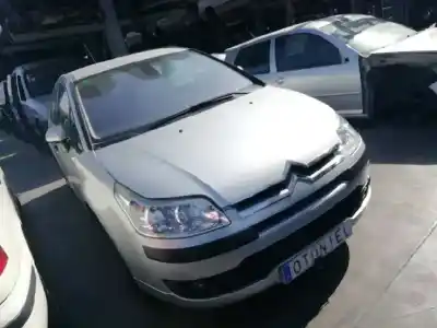 Vehicul casat citroen c4 berlina collection al anului 2004 alimentat 9hy