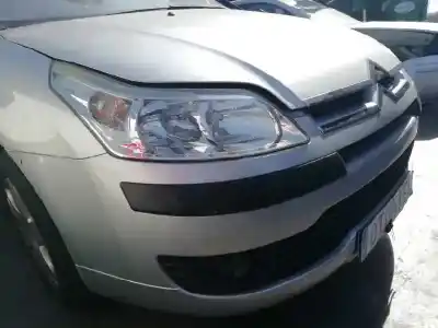 Vehicul casat citroen c4 berlina collection al anului 2004 alimentat 9hy