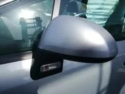 Vehicul casat citroen c4 berlina collection al anului 2004 alimentat 9hy