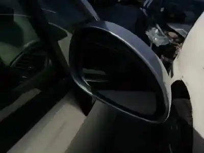 Vehicul casat citroen c4 berlina collection al anului 2004 alimentat 9hy