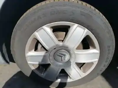 Vehicul casat citroen c4 berlina collection al anului 2004 alimentat 9hy