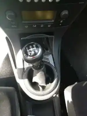 Vehicul casat citroen c4 berlina collection al anului 2004 alimentat 9hy