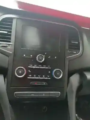 Veículo de Sucata renault megane iv berlina 5p 1.3 tce do ano 2020 alimentado h5h b4