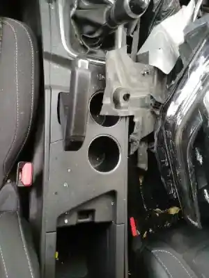 Veículo de Sucata renault megane iv berlina 5p 1.3 tce do ano 2020 alimentado h5h b4