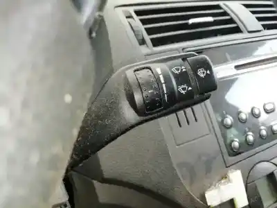Здавання транспортного засобу ford focus c-max (cap) ambiente (d) року 2005 потужний g8da