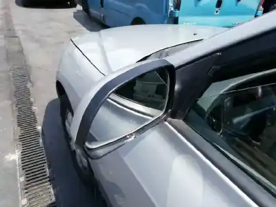 Veicolo di demolizione hyundai elantra (xd) 2.0 gls dell'anno 2004 alimentato g4gc