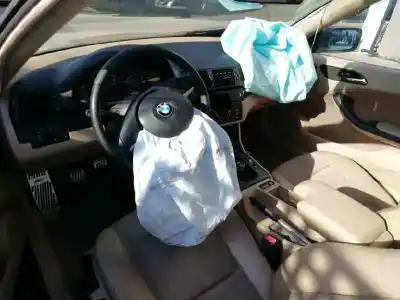 Veículo de Sucata bmw 3 coupé (e46) 318 ci do ano 2004 alimentado n42b20a