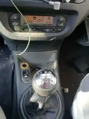 Veicolo di demolizione citroen c3 1.4 hdi exclusive dell'anno 2005 alimentato 8hz