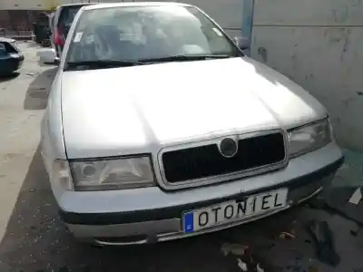 Véhicule à la ferraille skoda octavia berlina (1u2) 1.9 tdi slx de l'année 2000 alimenté agr