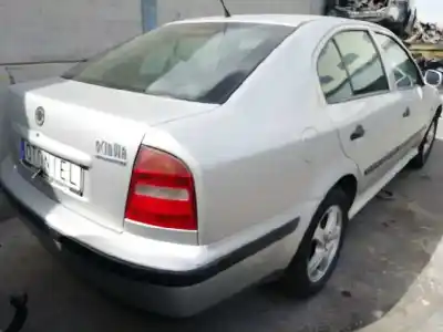 Véhicule à la ferraille skoda octavia berlina (1u2) 1.9 tdi slx de l'année 2000 alimenté agr