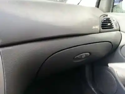 Veículo de Sucata citroen c5 break 2.0 hdi sx do ano 2004 alimentado rhz