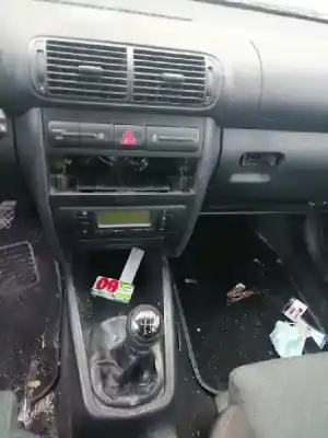 Veículo de Sucata seat leon (1m1) signo do ano 2002 alimentado asv