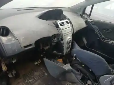 Здавання транспортного засобу toyota yaris (ksp9/scp9/nlp9) básico року 2006 потужний 1nd