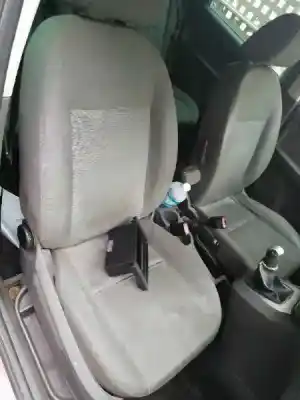 Veicolo di demolizione ford focus c-max (cap) ambiente (d) dell'anno 2004 alimentato g8da