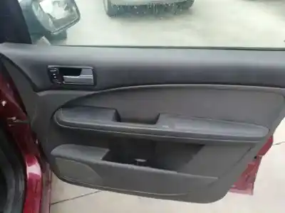 Veicolo di demolizione ford focus c-max (cap) ambiente (d) dell'anno 2004 alimentato g8da