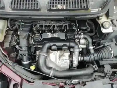 Veicolo di demolizione ford focus c-max (cap) ambiente (d) dell'anno 2004 alimentato g8da