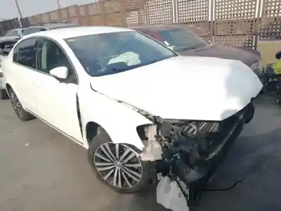Veículo de Sucata volkswagen passat lim. (362) advance bluemotion do ano 2013 alimentado cff