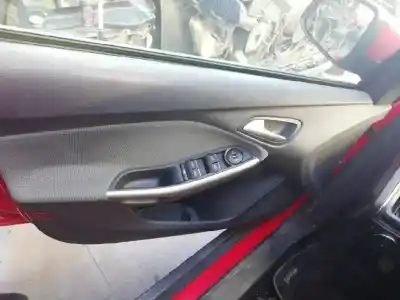 Véhicule à la ferraille ford focus lim. (cb8) edition de l'année 2014 alimenté t1da