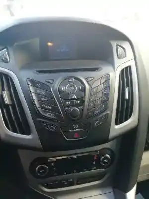 Véhicule à la ferraille ford focus lim. (cb8) edition de l'année 2014 alimenté t1da