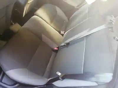 Véhicule à la ferraille ford focus lim. (cb8) edition de l'année 2014 alimenté t1da