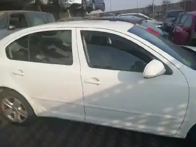 Véhicule à la ferraille skoda octavia berlina (1z3) elegance de l'année 2009 alimenté bxe