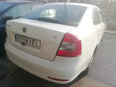 Véhicule à la ferraille skoda octavia berlina (1z3) elegance de l'année 2009 alimenté bxe