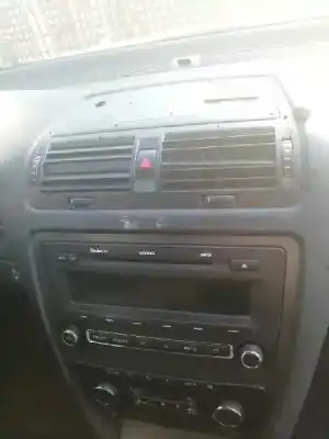 Véhicule à la ferraille skoda octavia berlina (1z3) elegance de l'année 2009 alimenté bxe