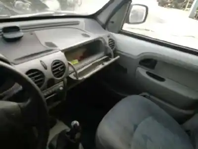 Здавання транспортного засобу renault kangoo (f/kc0) authentique oasis року 2003 потужний f8q p6