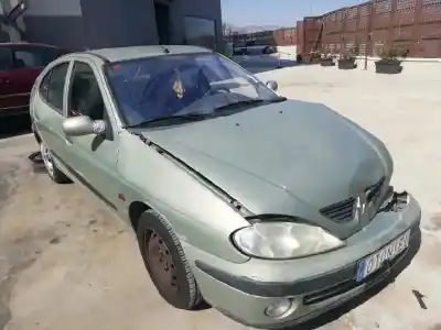Verschrottungsfahrzeug RENAULT MEGANE I FASE 2 BERLINA (BA0) (1999->) 1.9 dTi RTE [1.9 Ltr. - 72 kW dTi Diesel CAT] des Jahres 2002 angetrieben F9QQ7