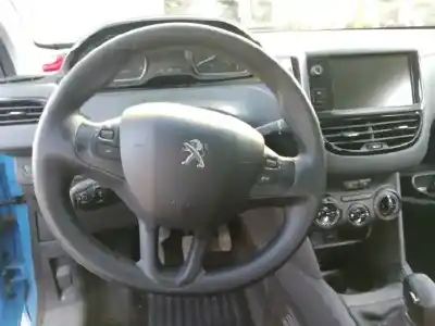 Veicolo di demolizione peugeot 208 active dell'anno 2017 alimentato bh02