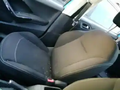 Veicolo di demolizione peugeot 208 active dell'anno 2017 alimentato bh02