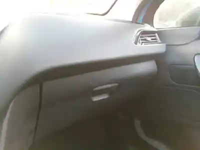 Veicolo di demolizione peugeot 208 active dell'anno 2017 alimentato bh02