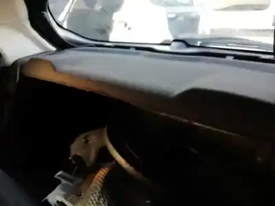 Veicolo di demolizione peugeot 208 active dell'anno 2017 alimentato bh02