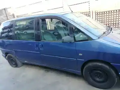 Vehicul casat peugeot 806 st al anului 2001 alimentat rhz