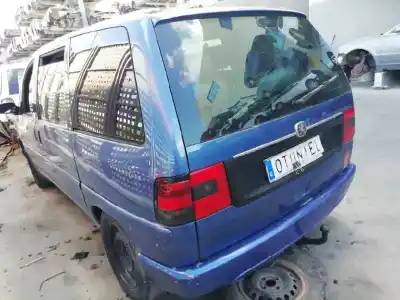 Vehicul casat peugeot 806 st al anului 2001 alimentat rhz