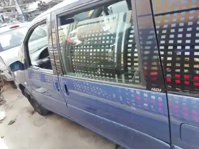 Vehicul casat peugeot 806 st al anului 2001 alimentat rhz