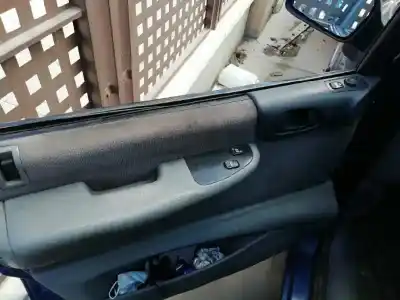 Vehicul casat peugeot 806 st al anului 2001 alimentat rhz