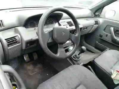 Здавання транспортного засобу renault clio i fase i+ii (b/c57) 1.8 baccara року 1993 потужний 