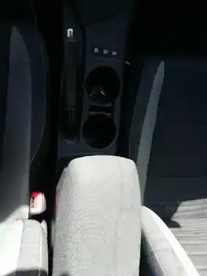 Veículo de Sucata toyota auris hybrid active do ano 2016 alimentado 2zr