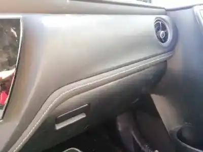 Veículo de Sucata toyota auris hybrid active do ano 2016 alimentado 2zr