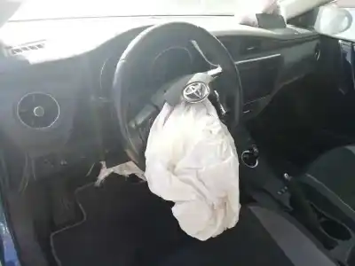 Veículo de Sucata toyota auris hybrid active do ano 2016 alimentado 2zr