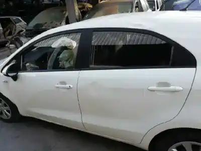 Sloopvoertuig kia rio basic van het jaar 2015 aangedreven d3fa